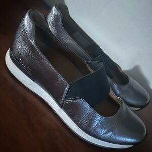 Vionic Leather Cadee Nary Janes